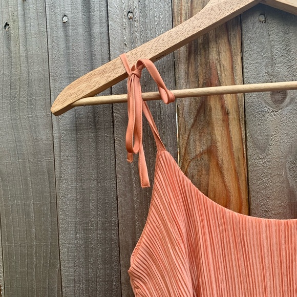 Peach shiny satin tiered tie strap tank top S - Picture 5 of 8